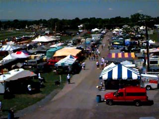 <crowd at Indy rod and custom show>