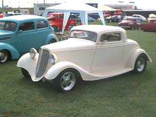 <1934 3 window coupe>