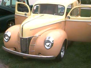 <1940 Ford sedan delivery>